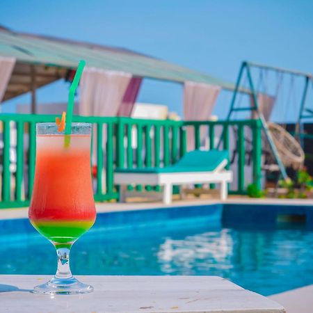 Hotel Amazone Cotonou Esterno foto