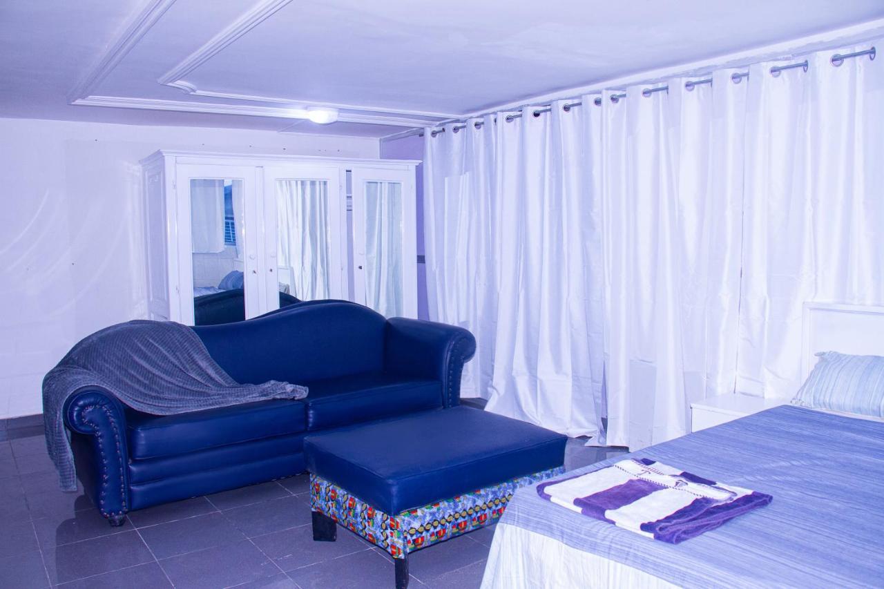 Hotel Amazone Cotonou Esterno foto