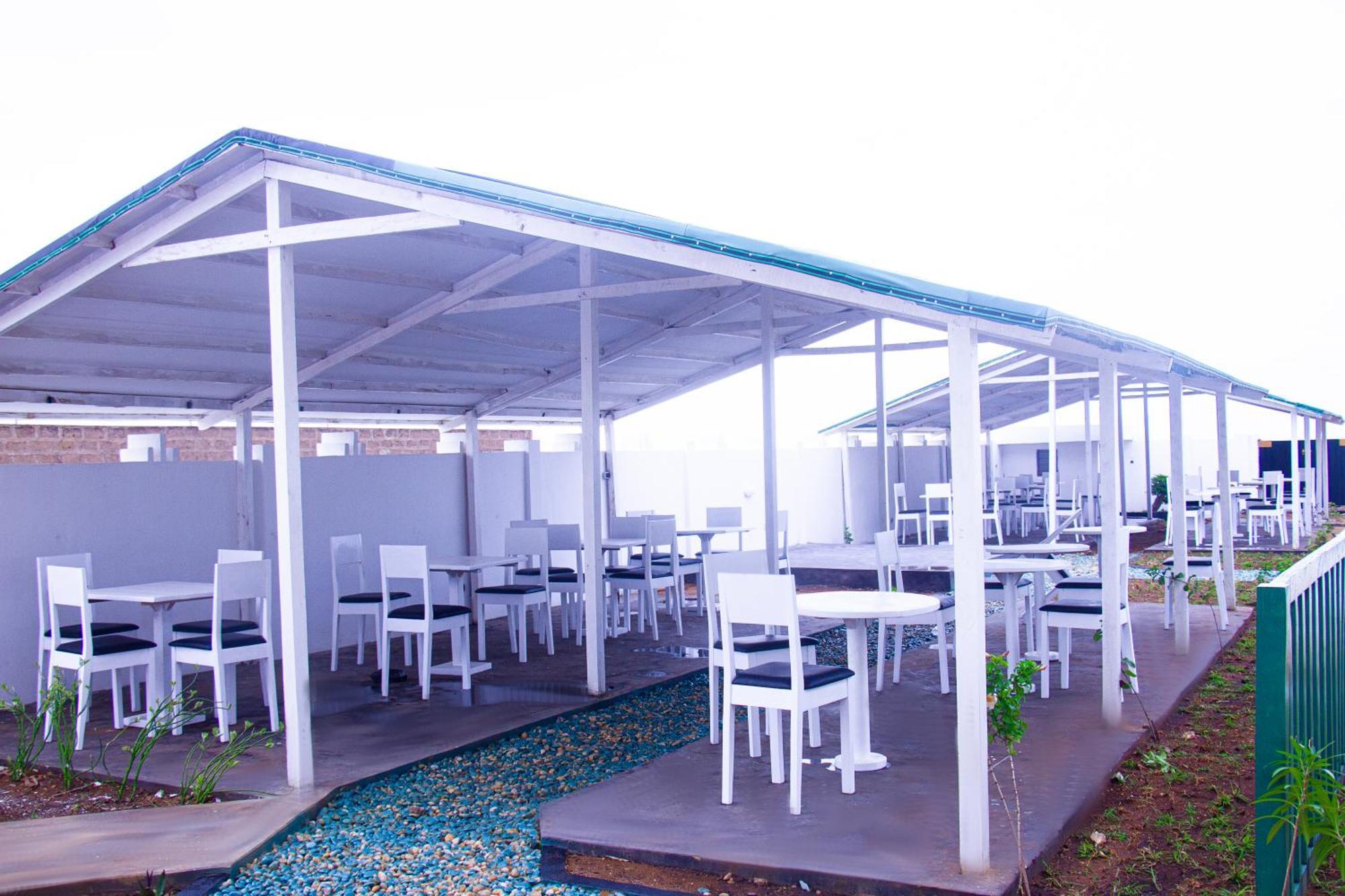 Hotel Amazone Cotonou Esterno foto